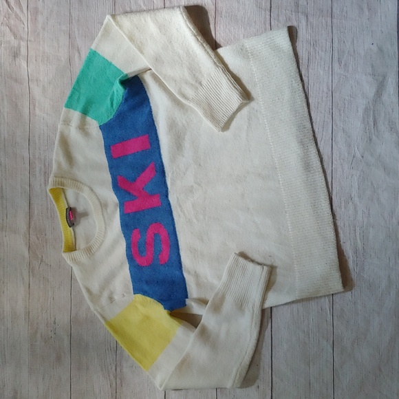 Vince Camuto Sweaters - VINCE CAMUTO COZY COLORBLOCK SKI THEMED SWEATER